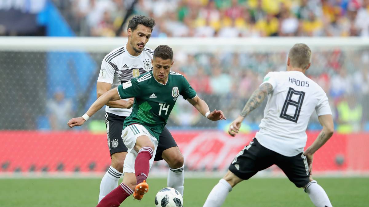 Italien - Gazzetta dello Sport: "Gleich ein Flop für Deutschland zum WM-Start. Für Löws Truppe wird der Weg in Russland von Anfang an steil. In der modernen Welt gibt es keine Sicherheiten mehr: Päpste können zurücktreten, ein Mensch wie Trump kann zum US-Präsidenten werden und Deutschland kann beim ersten WM-Match verlieren"