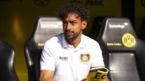 Karim Bellarabi von Bayer Leverkusen brach im Test gegen Wuppertal zusammen und musste ins Krankenhaus gebracht werden