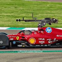 Ferrari sorgt bei Testfahrten mit spektakulären Bildern für Aufsehen. Abdeckung über den Reifen könnten bald zum Standard werden. 