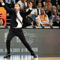Meister ratiopharm Ulm hat die neue Saison der Basketball Bundesliga (BBL) standesgemäß mit einem Sieg eröffnet.