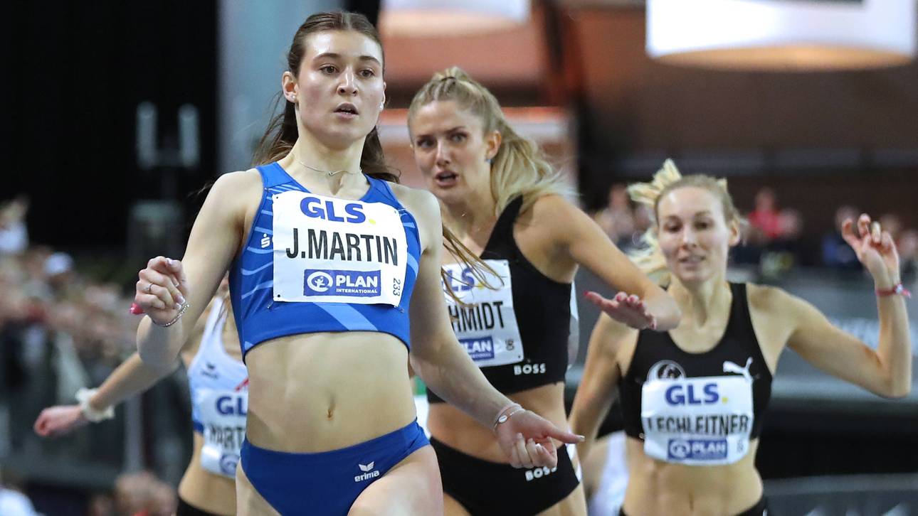 Teenie stiehlt Alica Schmidt die Show