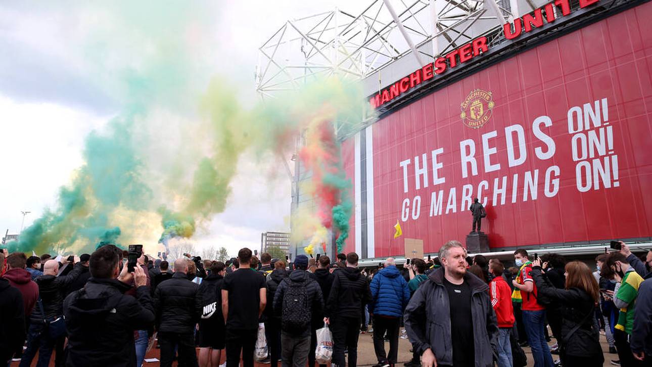 ManUnited errichtet Schutzzaun