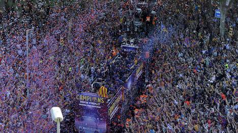 Tausende Barca-Fans empfingen die Titelträger begeistert in Barcelona