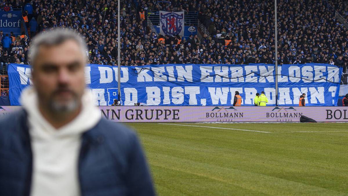 Schalke-Trainer Thomas Reis wurde bei seiner Rückkehr nach Bochum übel beleidigt