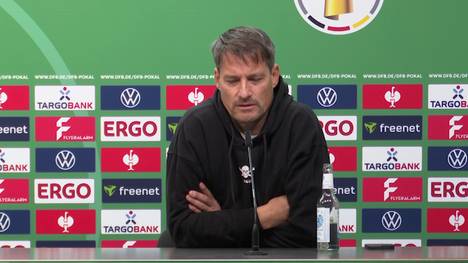Alexander Blessin, Trainer des FC St. Pauli, äußert nach einem Ultra-Vorfall am Wochenende Kritik an der Polizei - und zieht damit selbst Unmut auf sich. Bei der Pokal-PK reagiert er nochmals.