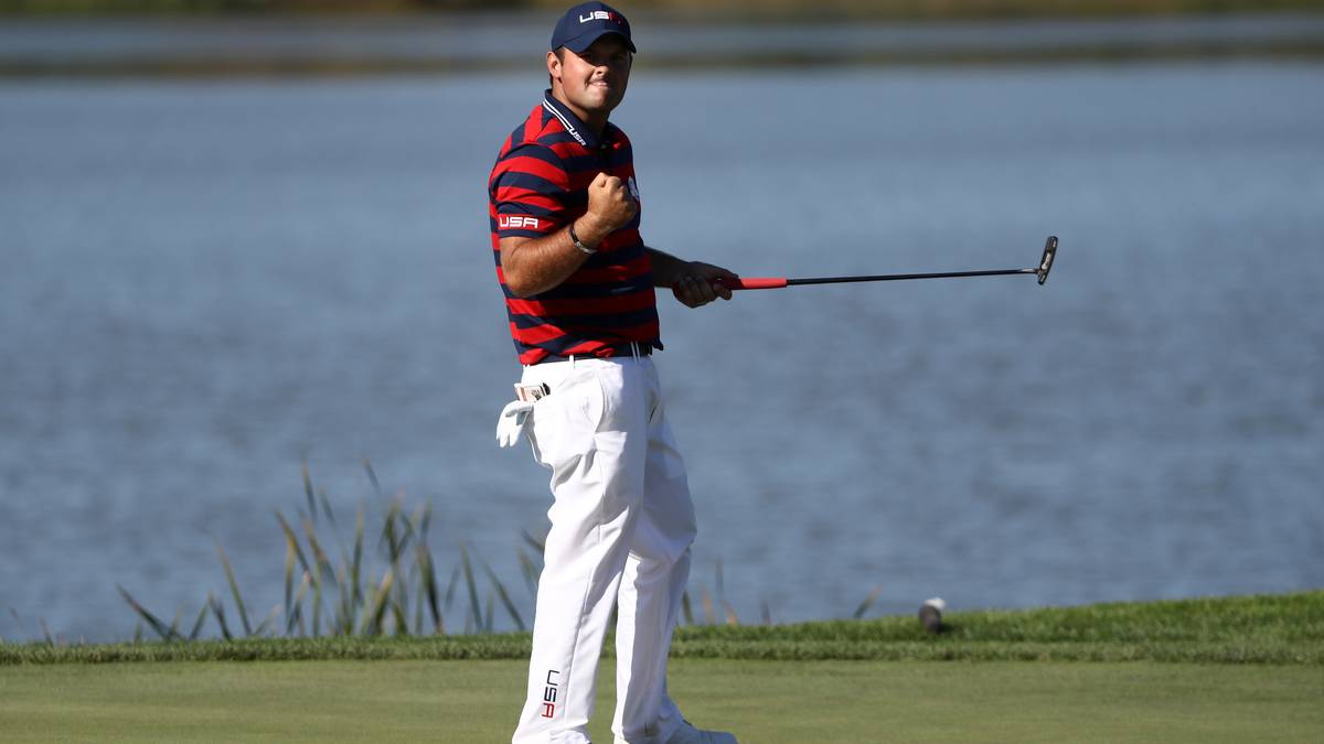 Sie bekommt im Laufe des Tages geradezu magische Schläge zu sehen - darunter jenen von Patrick Reed aus 70 Metern, der direkt ins Loch fällt. Da ist eine Siegerfaust schon mal angebracht