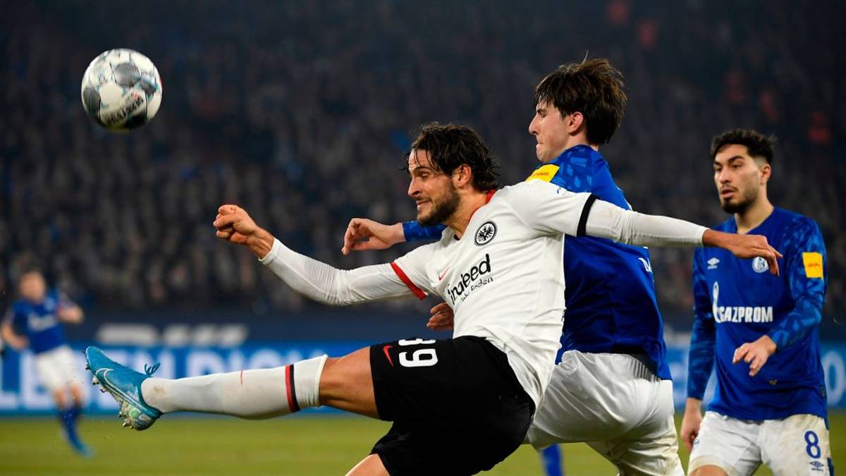 FC SCHALKE 04 - JUAN MIRANDA: Auch Miranda (m.) kam von Barca, allerdings per Leihe. Der Linksverteidiger ist bis 2021 gebunden. Immerhin durfte der 19-Jährige vor der Winterpause noch drei Einsätze für die Königsblauen absolvieren. Vielleicht kann er in der Rückrunde überzeugen