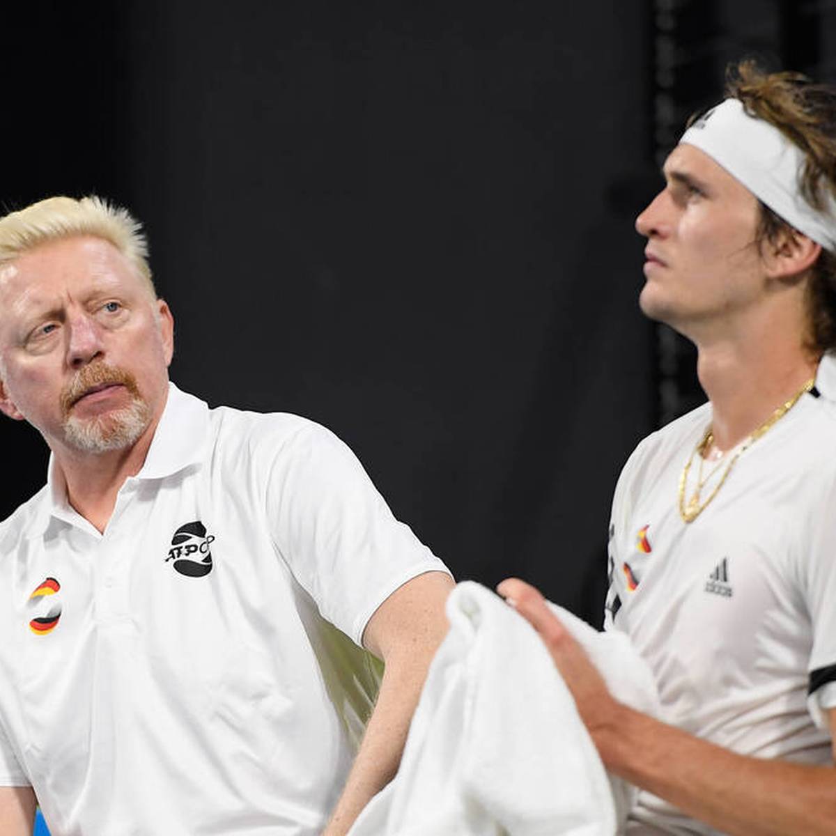 Nach dem überraschenden Aus bei den Australian Open muss sich Alexander Zverev von Boris Becker harte Kritik gefallen lassen.