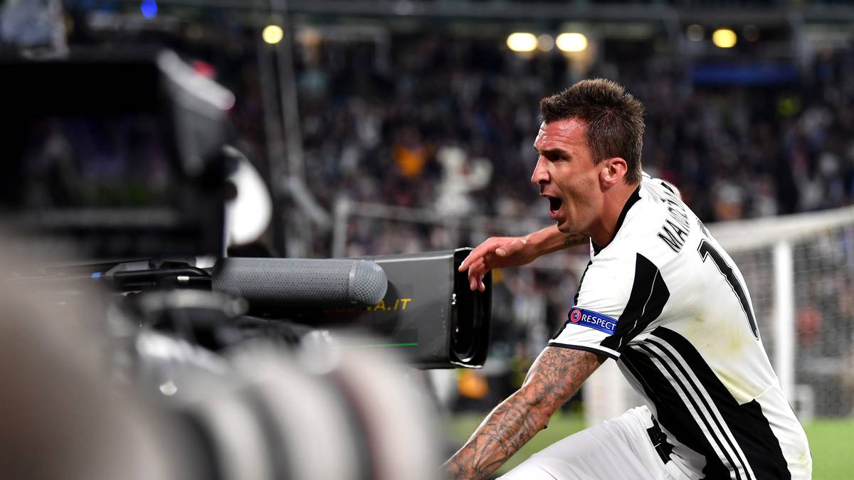 AUSSENBAHN - MARIO MANDZUKIC: Kommt bei Juve auch auf der einst ungeliebten Außenbahn immer besser zurecht. Zwei Tore in der Königsklasse sind dann aber doch etwas mager