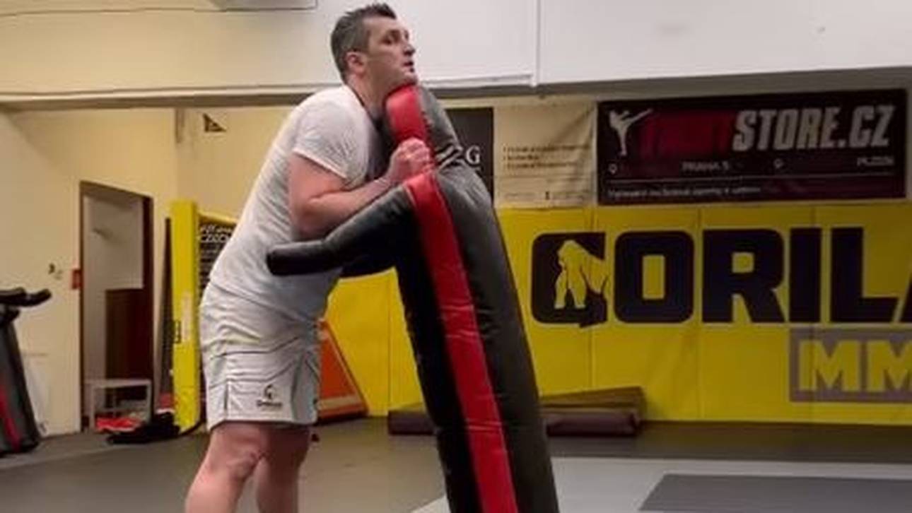 Fenin: So läuft sein Käfig-Debüt