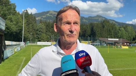 Die Frauen von Borussia Dortmund spielen in Deutschlands dritthöchster Liga. Für Geschäftsführer Hans-Joachim Watzke nimmt der Frauenfußball allgemein eine tolle Entwicklung, von der sich auch die Herren etwas abschauen können.