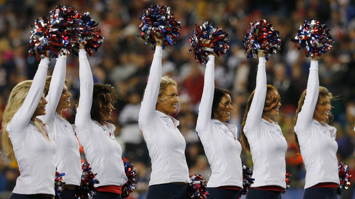 Hier die Cheerleader der New England Patriots
