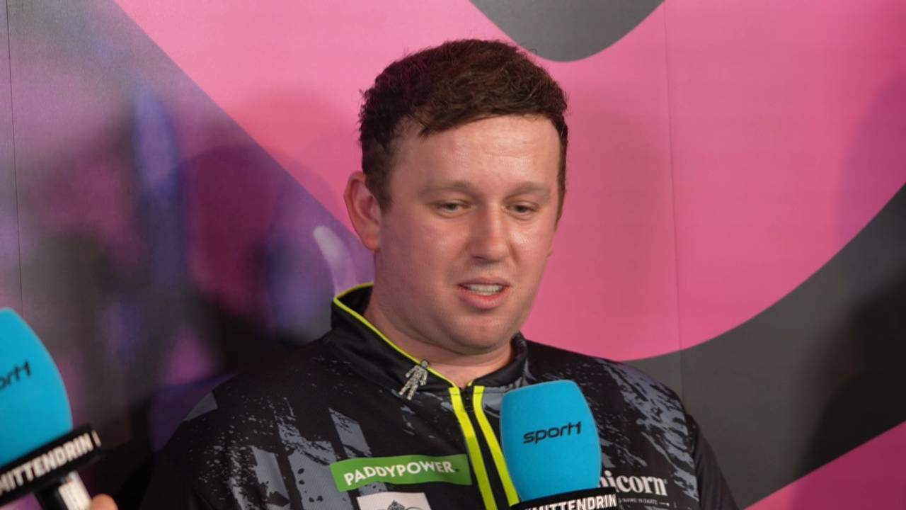 Darts WM 2025: Insider! Darüber scherzten Rydz und Van den Bergh auf der Bühne