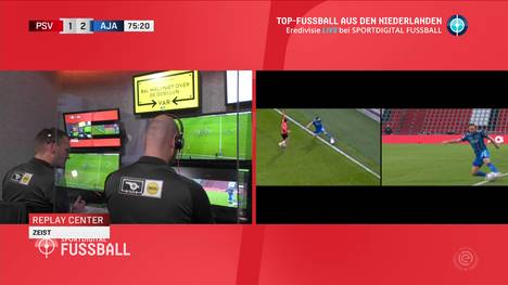 Mario Götzes Ausgleichstor nutzte nichts: Beim Topspiel der Eredivisie verlor PSV Eindhoven beim 1:2 gegen Meister Ajax Amsterdam die Tabellenführung. 