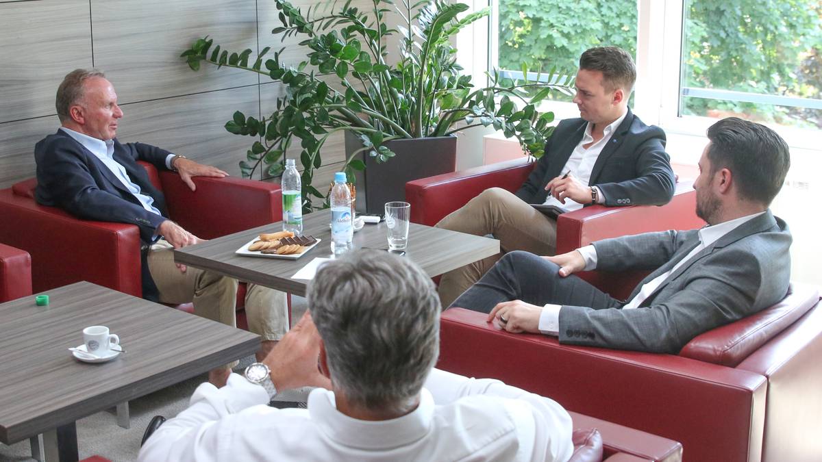 Die SPORT1-Reporter Florian Plettenberg und Stefan Kumberger trafen Karl-Heinz Rummenigge an der Säbener Straße zum einstündigen Gespräch