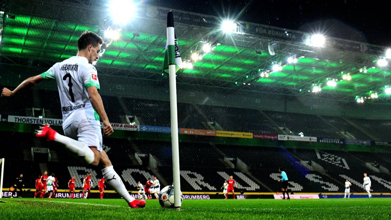 Newsflash: Gladbachs Patrick Herrmann hadert mit dem Geisterspiel gegen Köln
