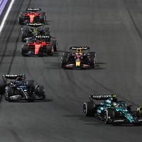 Max Verstappen pflügt mühelos durch das Feld, Sergio Perez gewinnt - Red Bull holt einen erdrückenden Doppelsieg in Dschidda, harmonisch wirkt das Team aber nicht.