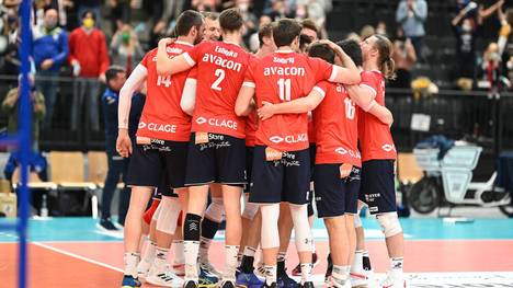 SVG Lüneburg besiegt die WWK Volleys Herrsching im DVV-Pokal