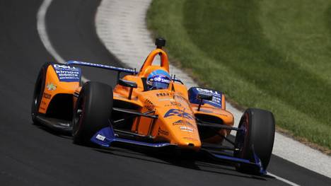 Fernando Alonso setzte seinen McLaren-Chevrolet am Mittwoch in die Indy-Mauer