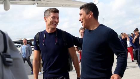 Bayern Münchens Stürmerstar Robert Lewandowski hat sich im vergangenen Jahr zum besten Fußballer der Welt aufgeschwungen - meint zumindest Giovane Elber.