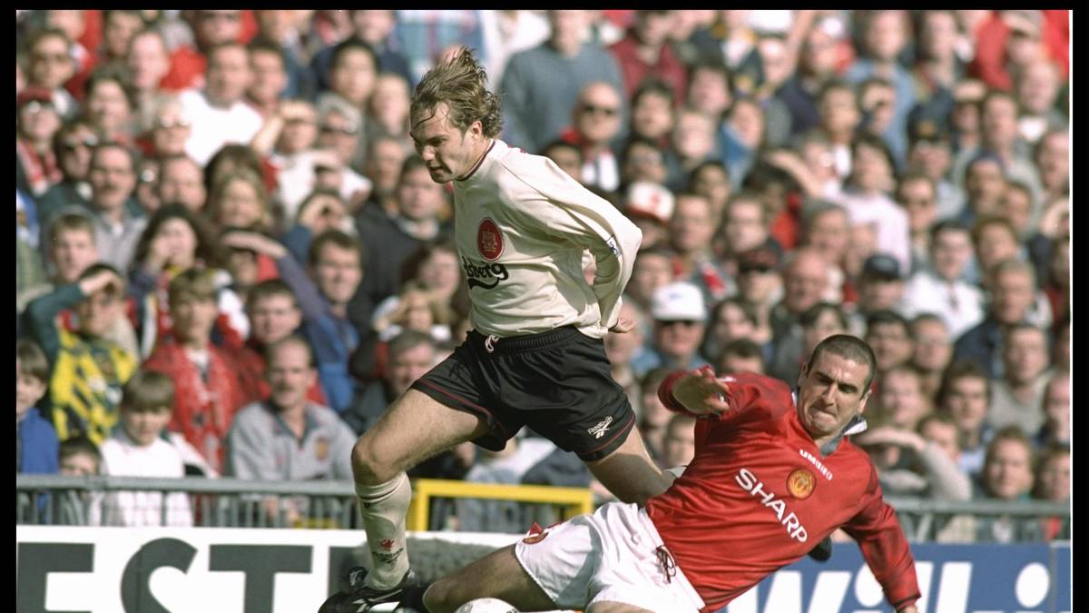 JASON MCATEER: Genau 100 Spiele absolvierte der frühere Mittelfeldspieler für den FC Liverpool (1995 bis 1999). Der Ire trug 52 mal das Trikot der Nationalmannschaft. 2007  beendete er seine aktive Laufbahn bei den Tranmere Rovers