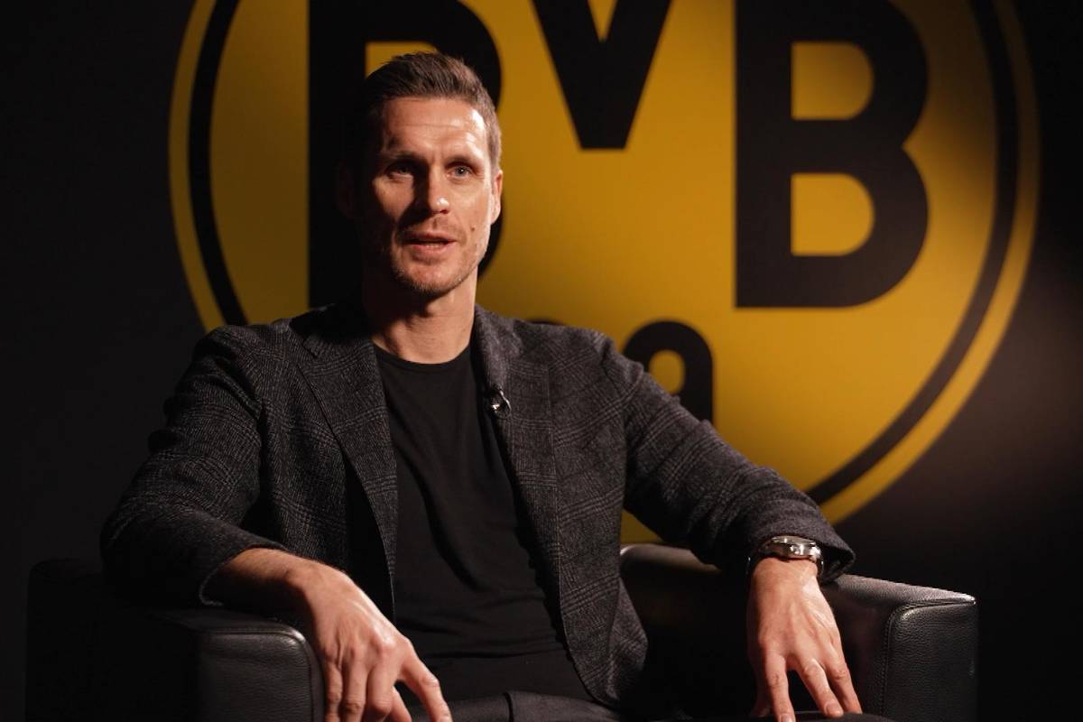 Sportdirektor Sebastian Kehl verlängert bei Borussia Dortmund bis 2027. Das BVB-Urgestein begründet seine Entscheidung.