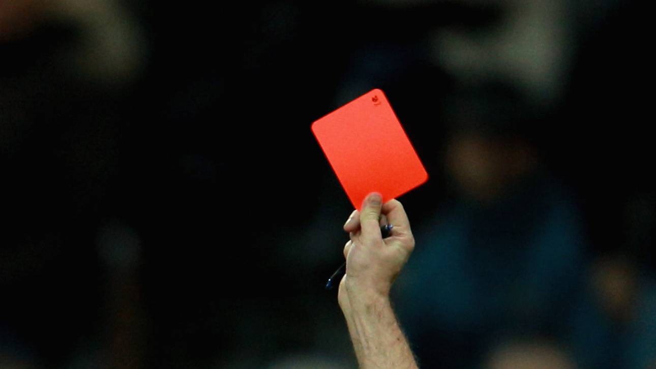 Irre! Rot für zu festen Händedruck