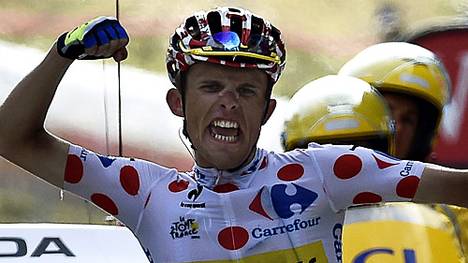 Oben auf der Ziellinie feiert der Pole von Tinkoff-Saxo bereits seinen zweiten Etappensieg bei dieser Tour de France