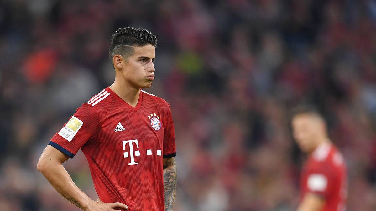 Die Bayern-Bosse diskutierten lange und teils öffentlich darüber, ob der Verein die Option ziehen sollte. Am Ende entschieden sie sich dagegen und ließen James zu Real Madrid zurückkehren. Dort scheint er unter Trainer Zinedine Zidane ebenfalls nicht erwünscht, ein weiterer Transfer hat sich aber bislang nicht ergeben