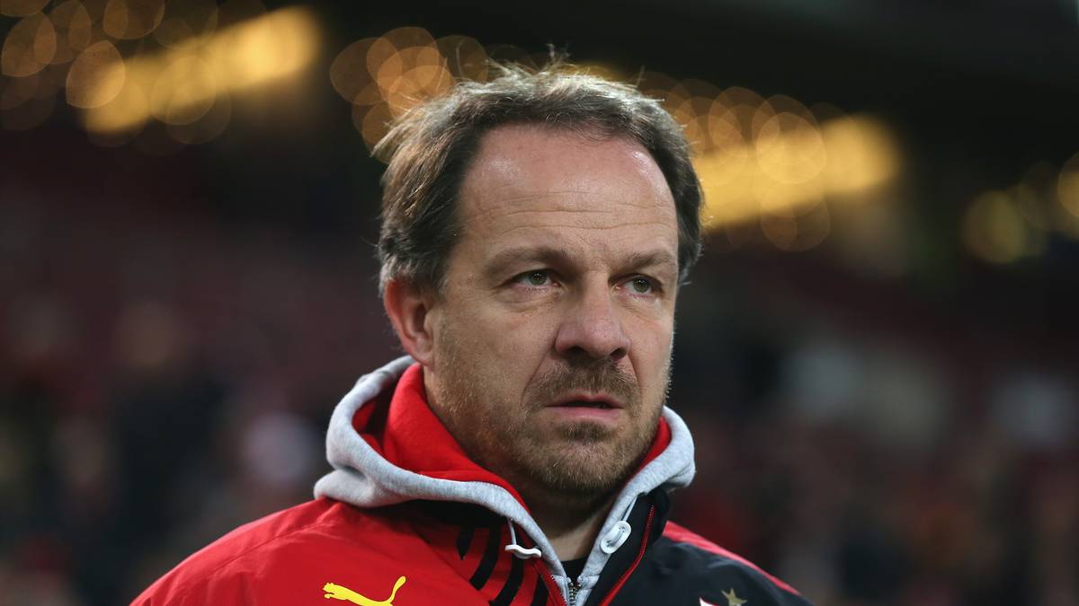 Alexander Zorniger muss gehen: Der VfB Stuttgart wechselt wieder einmal den Trainer, zum elften Mal in den vergangenen zehn Jahren. Die viele Trainerwechsel sind der Ausdruck einer verfehlten Personalpolitik