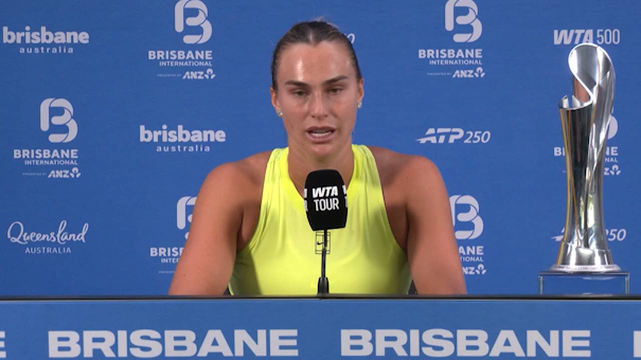 Tennis-Star trainiert mit Brautschleier