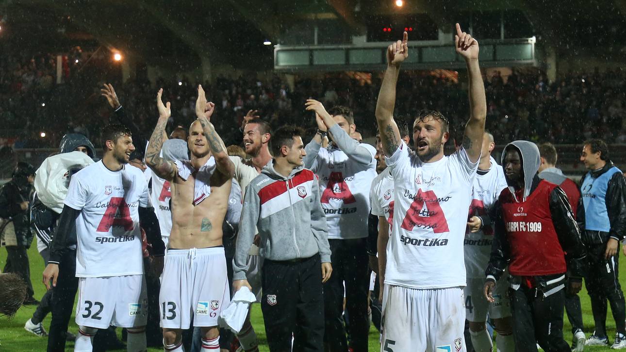 FC Carpi als Meister in die Serie A