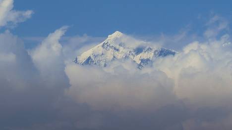 Der Gipfel des Mount Everest liegt in 8849 Metern Höhe