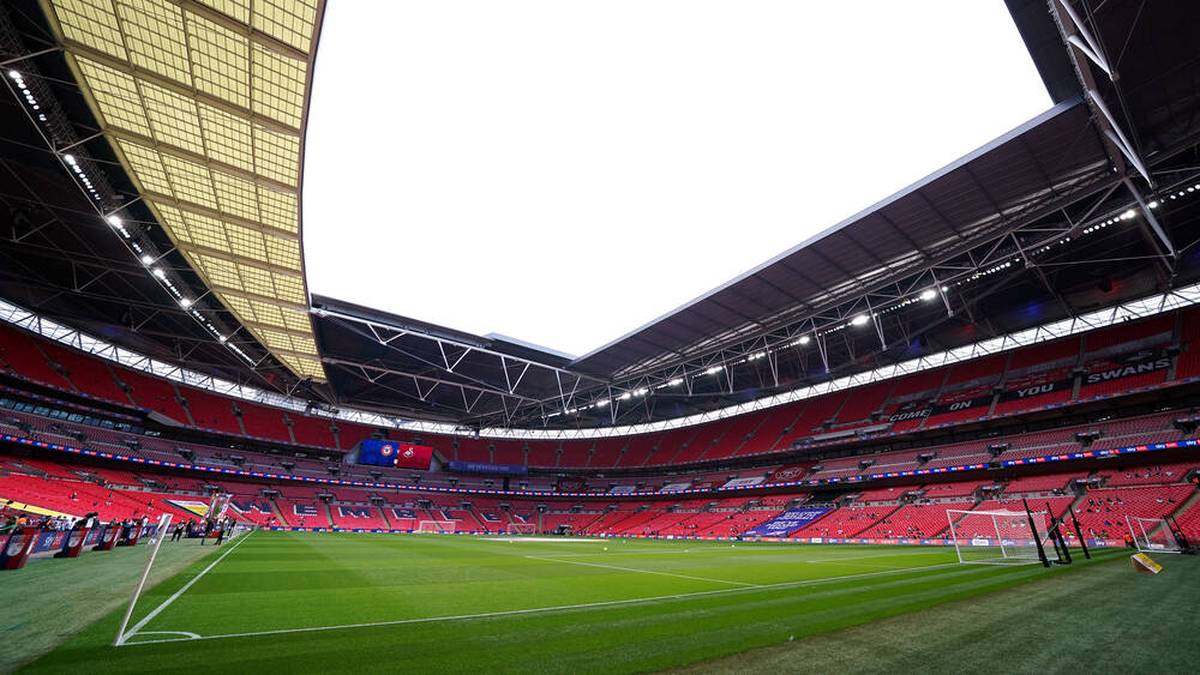 📅 Spiele im Wembley Stadion:
Sonntag, 13. Juni 2021 – Gruppe D: England - Kroatien
Freitag, 18. Juni 2021 – Gruppe D: England - Schottland
Dienstag, 22. Juni 2021 – Gruppe D: Tschechische Republik - England
Samstag, 26. Juni 2021 – Achtelfinale: 1A - 2C 
Dienstag, 29. Juni 2021 – Viertelfinale: 1D - 2F 
Dienstag. 6. Juli 2021 – Halbfinale 1
Mittwoch, 7. Juli 2021 – Halbfinale 2
Sonntag, 11. Juli 2021 – Finale