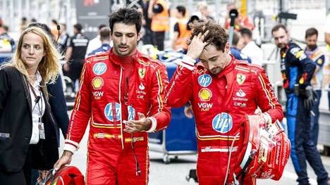 Nach dem Großen Preis von Spanien kommt es zum Zoff zwischen den Ferrari-Fahrern Carlos Sainz (l.) und Charles Leclerc