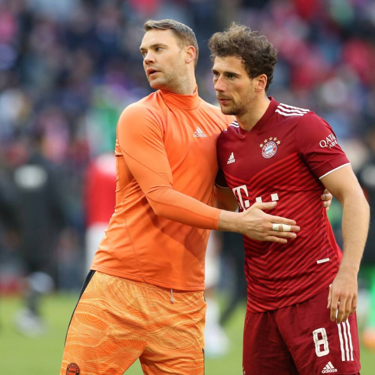 Fußball-Rekordmeister Bayern München kann bei der Rückkehr in den Bundesliga-Alltag auf Kapitän Manuel Neuer und Leon Goretzka setzten.