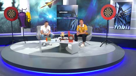 Basti Schwele und Robert Marijanovic präsentieren die Darts Stories von Peter Wright.