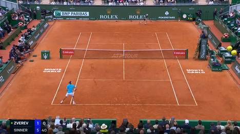 Alexander Zverev scheidet im Halbfinale beim ATP-Masters in Monte-Carlo aus. Gegen Angstgegner Jannik Sinner bleibt das deutsche Tennis-Ass beim 1:6 und 4:6 abermals chancenlos.