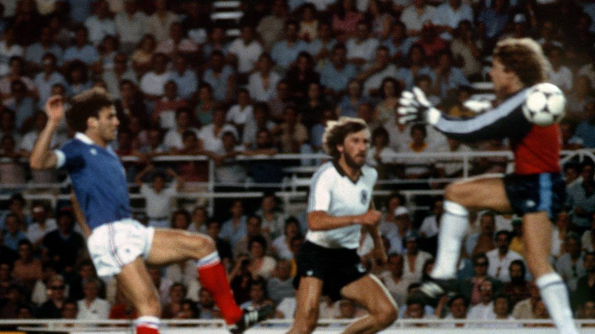 Europameister von 1980, Vize-Weltmeister 1982 und 1986. Sein internationaler Ruf als Weltklassekeeper litt durch die heftige Attacke gegen den Franzosen Patrick Battiston im WM-Halbfinale 1982. 1986 zum zweitbesten WM-Spieler gekürt, nach überragendem Turnier tauchte er im Finale vor dem 0:1 unter einer Flanke durch