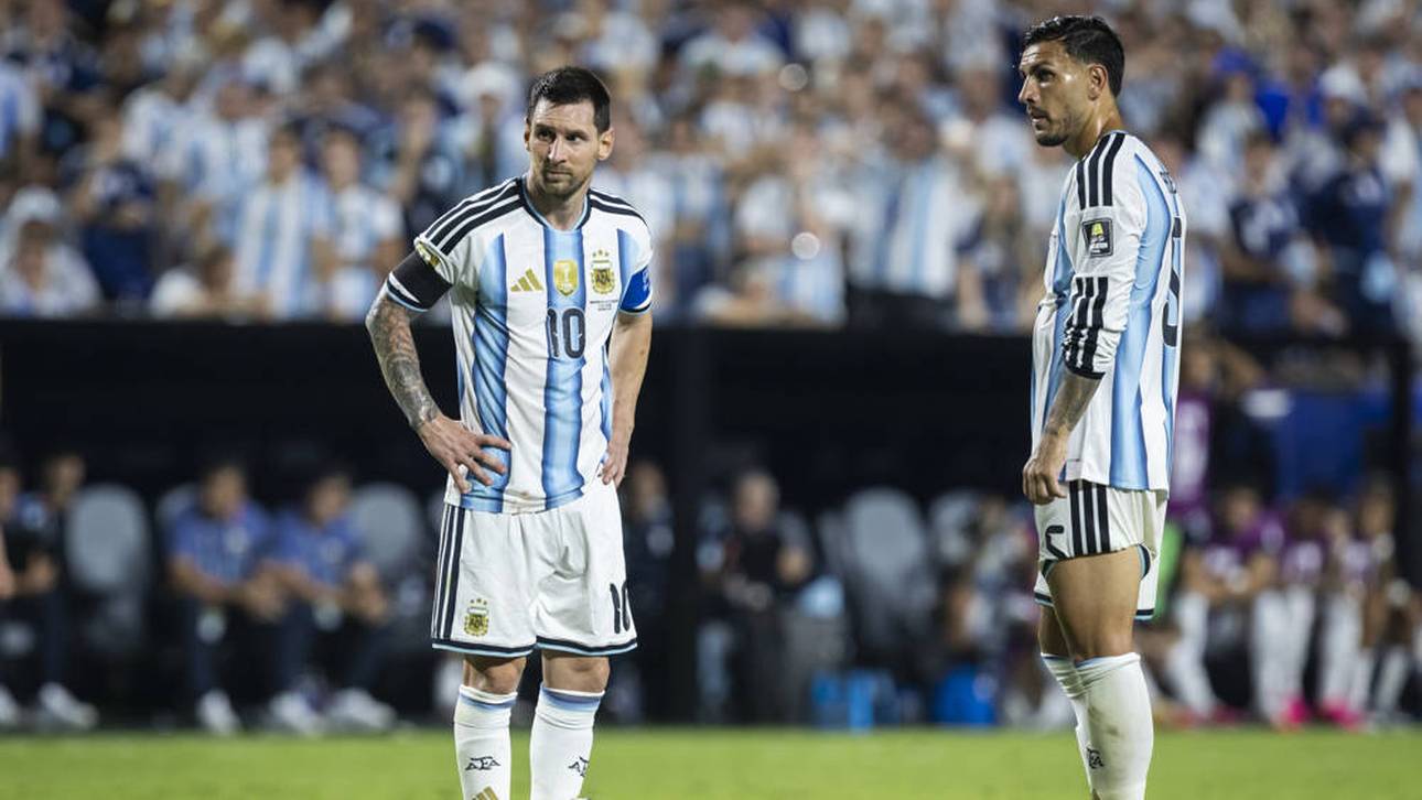 Mitspieler macht Messi-Andeutung