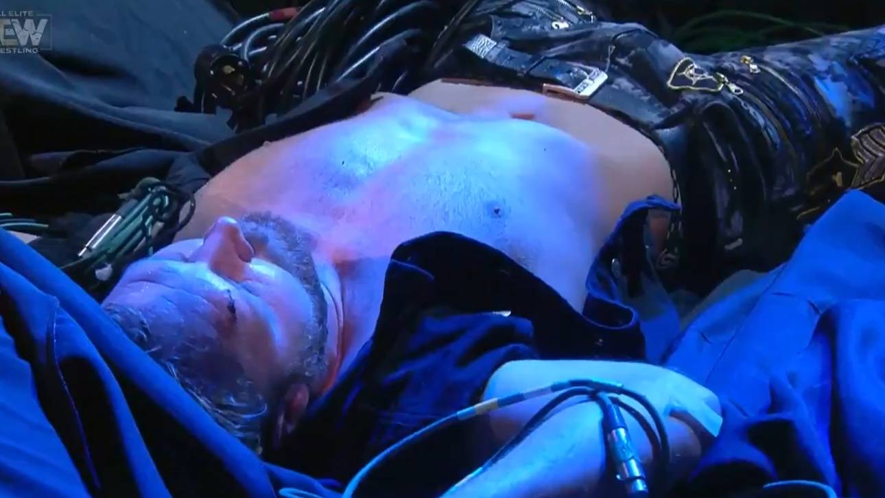 AEW: Moxley bezahlt Titelgewinn teuer