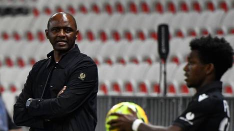OGC Nizza hat unmittelbar nach dem 2:3 in der Europa League gegen Bayer Leverkusen seinen Trainer Patrick Vieira, von dessen Aufgaben entbunden.