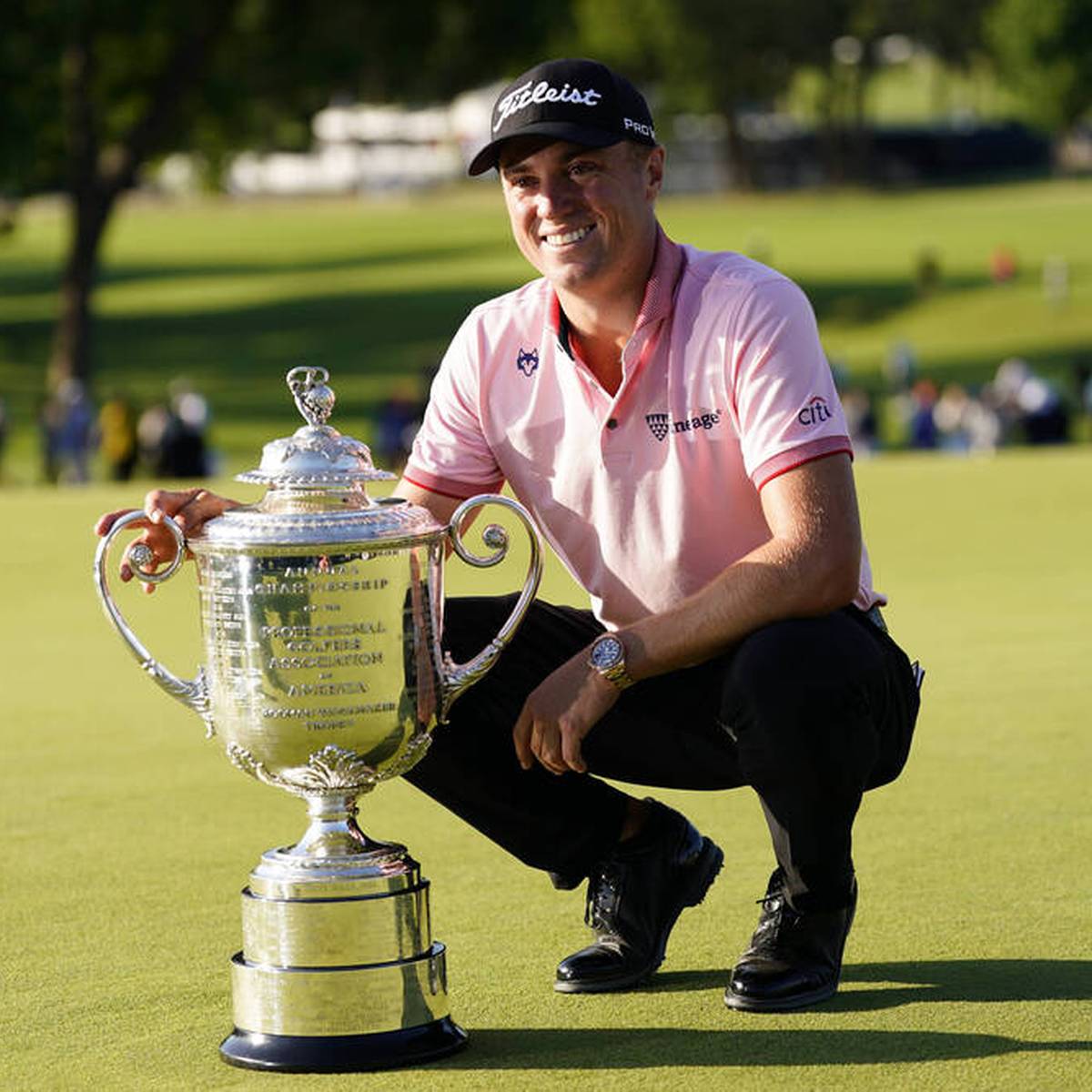 Golfprofi Justin Thomas hat nach einer historischen Aufholjagd die PGA Championship in Tulsa/Oklahoma gewonnen.