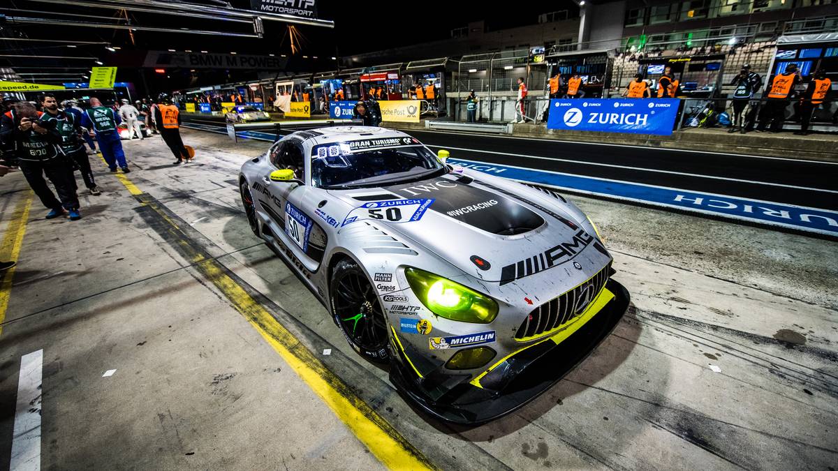 In jedem Jahr finden am Nürburgring außerdem rund 100 Motorsport-Events statt, darunter das berühmte 24-Stunden-Rennen, die DTM und die VLN-Langstreckenmeisterschaft