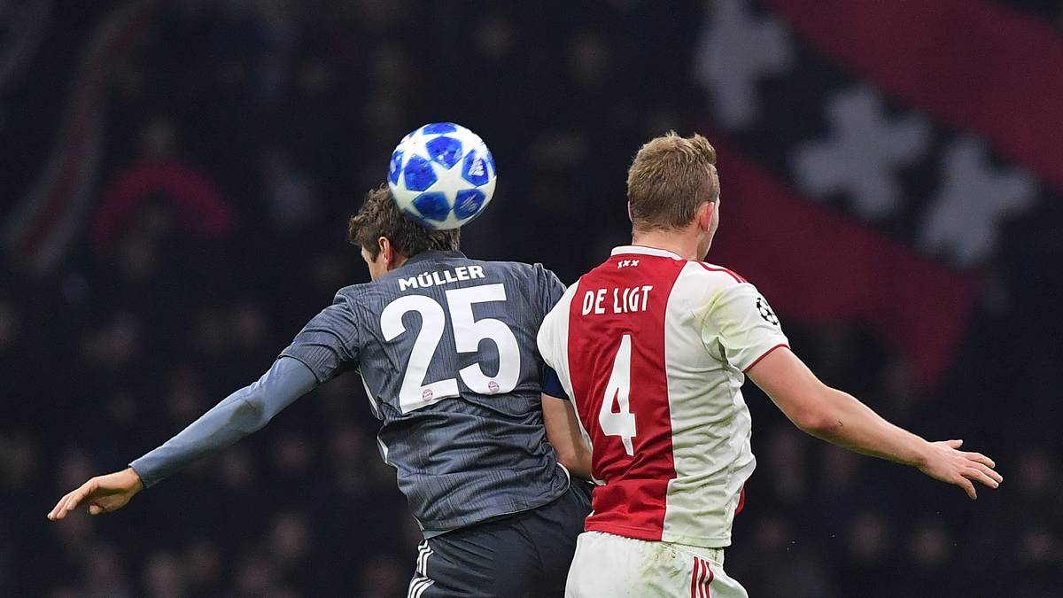 THOMAS MÜLLER: In seinem 105. Champions-League Spiel für die Bayern (zog mit Philipp Lahm gleich) war Müller unauffällig und hatte kaum nennenswerte Szenen - außer einem tollen Pass in den Lauf von Gnabry (27.). Leistete sich in der zweiten Hälfte viele Fehlpässe. Bekam nach einem unabsichtlichen Tritt an den Kopf von Tagliafico die Rote Karte. Eine unglückliche Szene. SPORT1-Note 5
