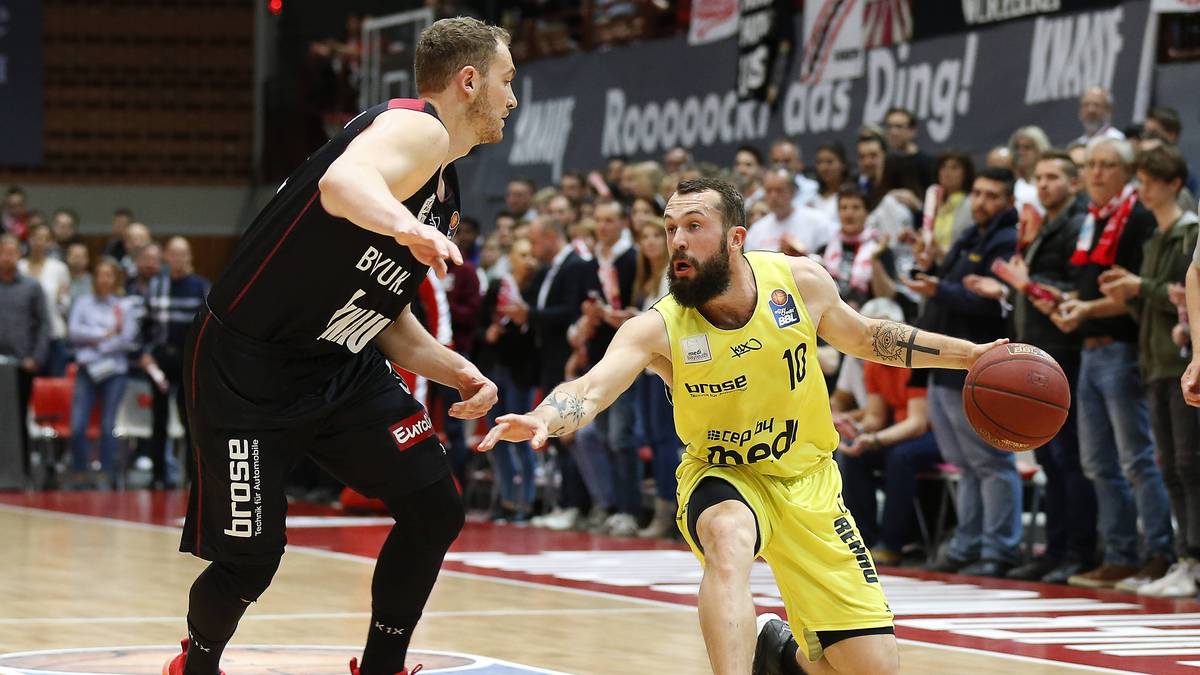 PLATZ 4: MEDI BAYREUTH - Die Franken sind das Überraschungsteam der BBL-Saison. Trainer Raoul Korner formte aus dem einstigen Abstiegskandidaten ein Playoff-Team. Vor allem zu Beginn der Saison überraschte Bayreuth den einen oder anderen Gegner mit seiner neuen Stärke