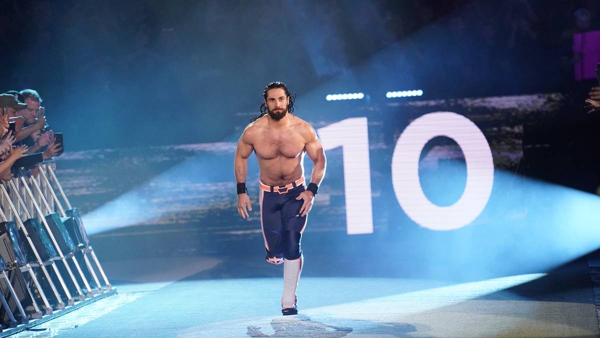 Im Lauf der Zeit füllt sich der Ring mit den Favoriten: Seth Rollins ...