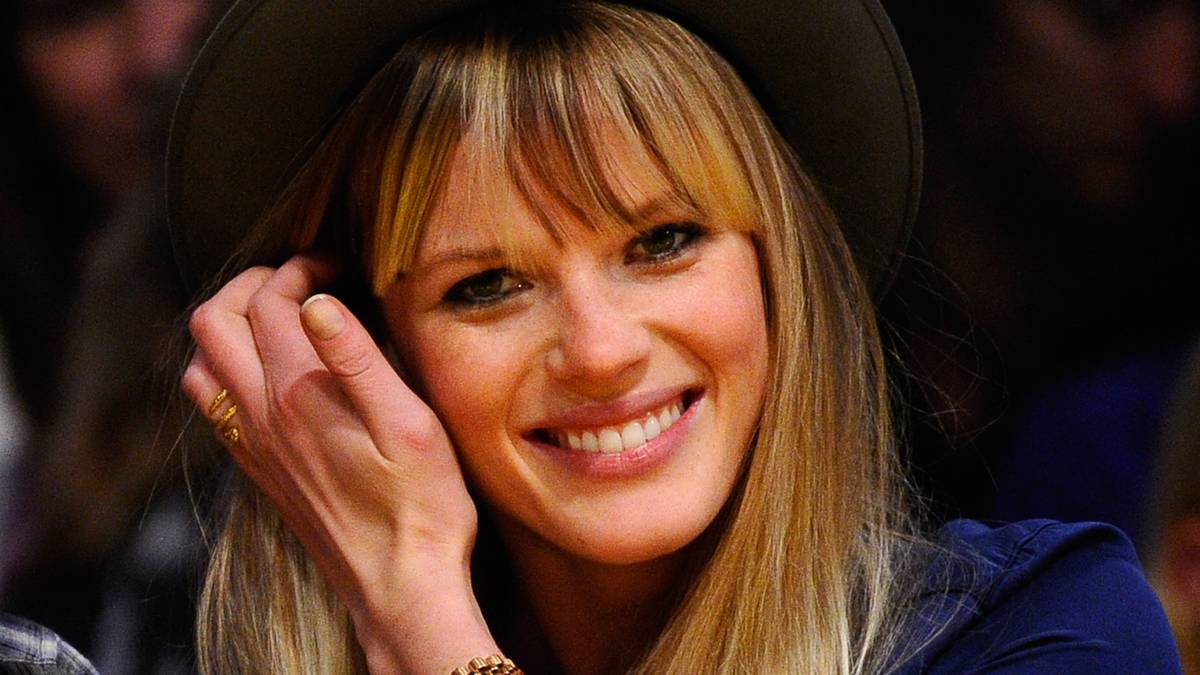 Zuvor war Harvey unter anderem mit Anne Vyalitsyna zusammen, die als "Anne V" bekannt ist 