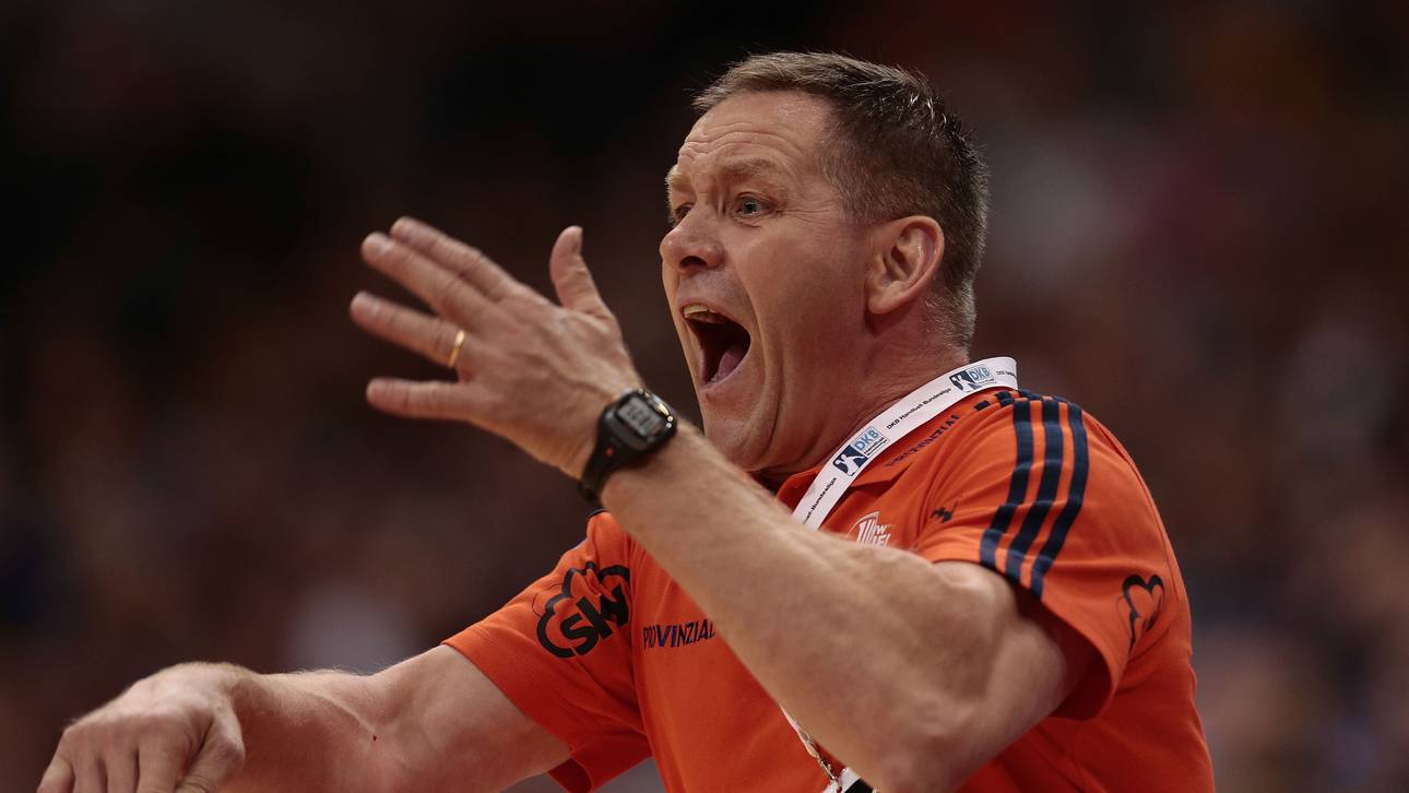 Kiel verlängert mit Coach Gislason