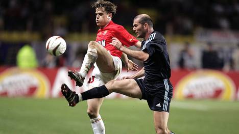 Der frühere französische Nationalspieler Jérôme Rothen wirft Landsmann Zinédine Zidane vor, ihn in einem Champions-League-Spiel schwer beleidigt zu haben.